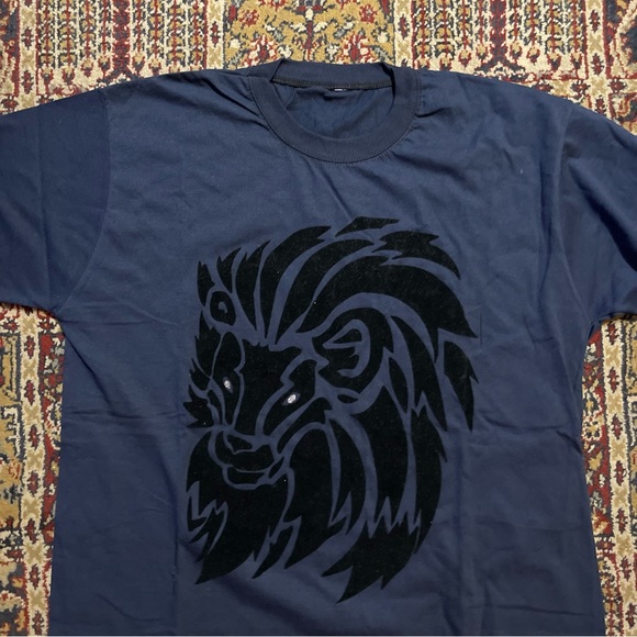 🌈 Cool Lion shirt - Picture 2 of 4